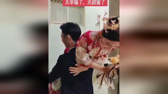 消除眼袋鱼尾纹黑眼圈 悦蕾植物抗衰多效眼膜点亮迷人双眸